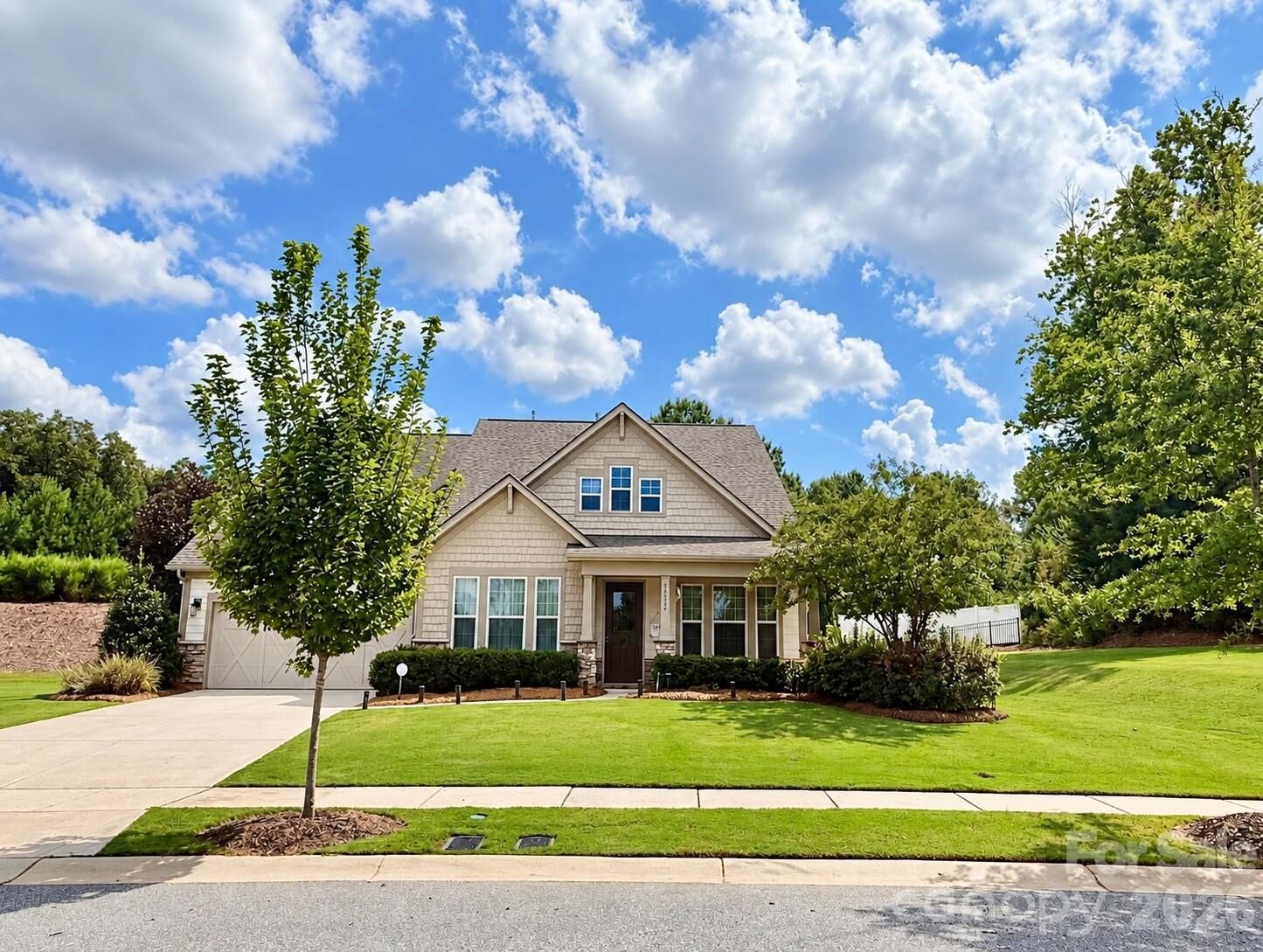 Property Photo: 10537 Black Locust Lane NC 28215