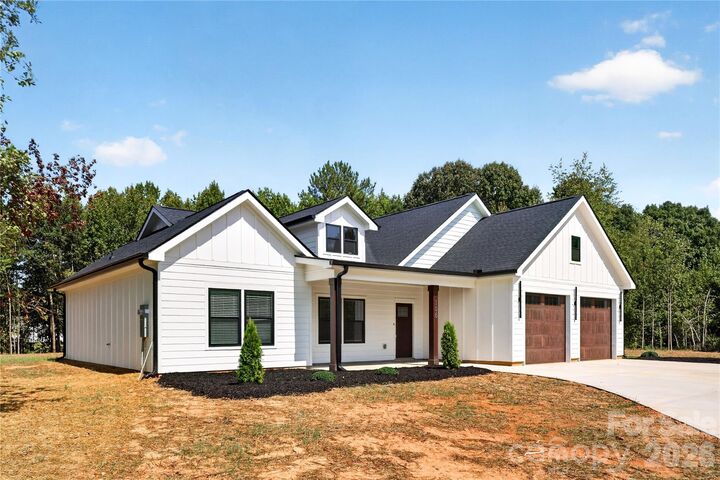 Property Photo:  106 Blackley Circle  NC 28152 
