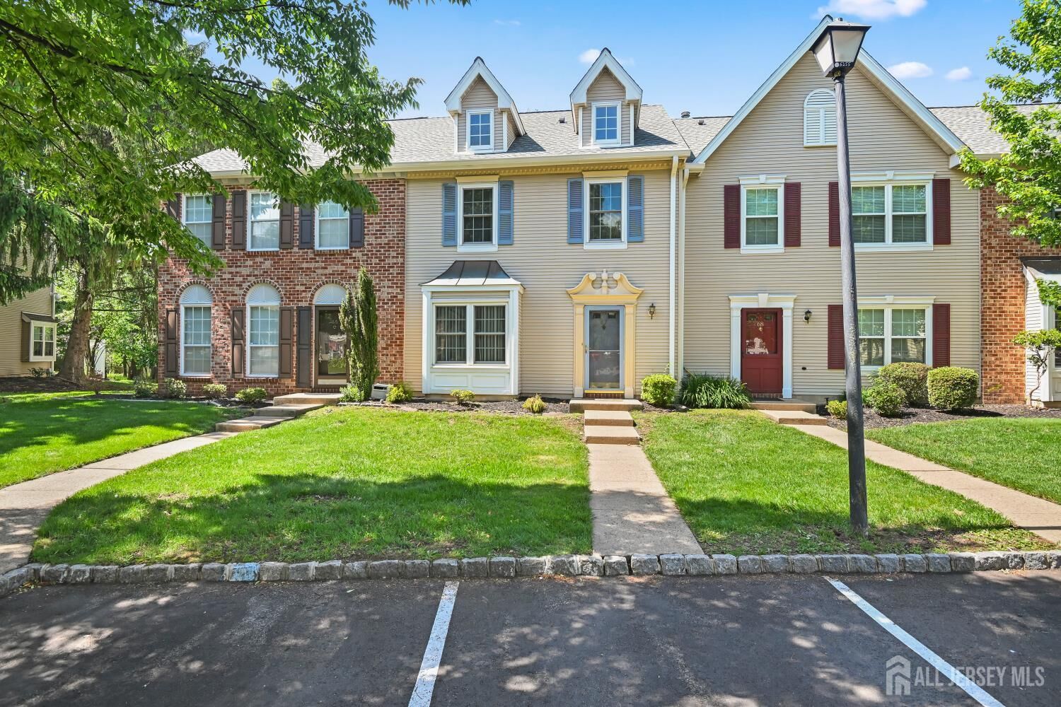 Property Photo:  67 Albury Way  NJ 08902 