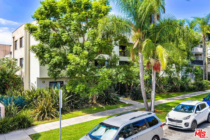 Property Photo: 1144 12th St, Unit 307 CA 90403