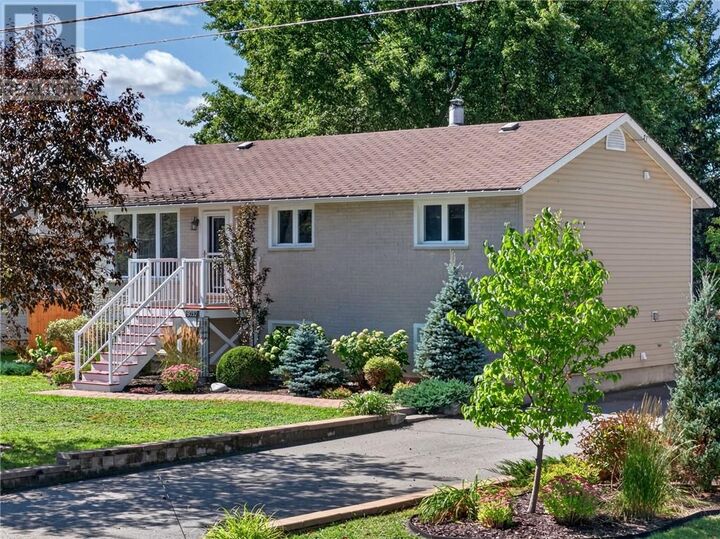 Property Photo:  3032 Hillsdale Court  ON P3N 1A7 