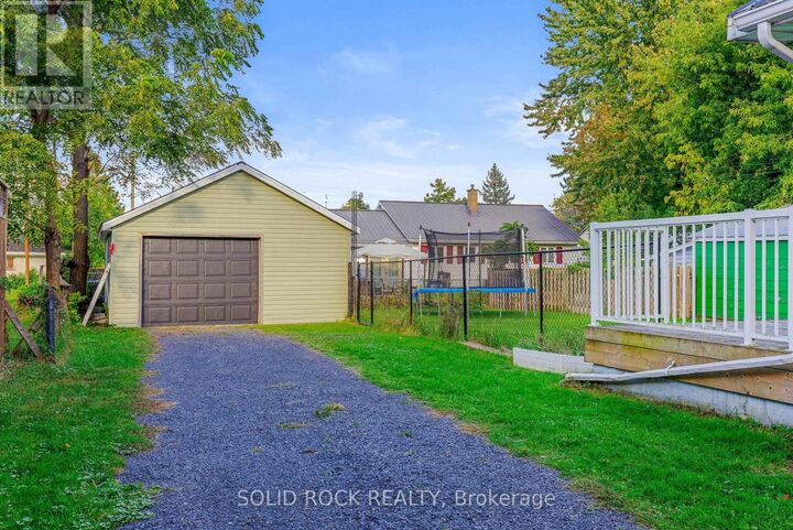 Property Photo:  609 East Street East  ON K0E 1E0 