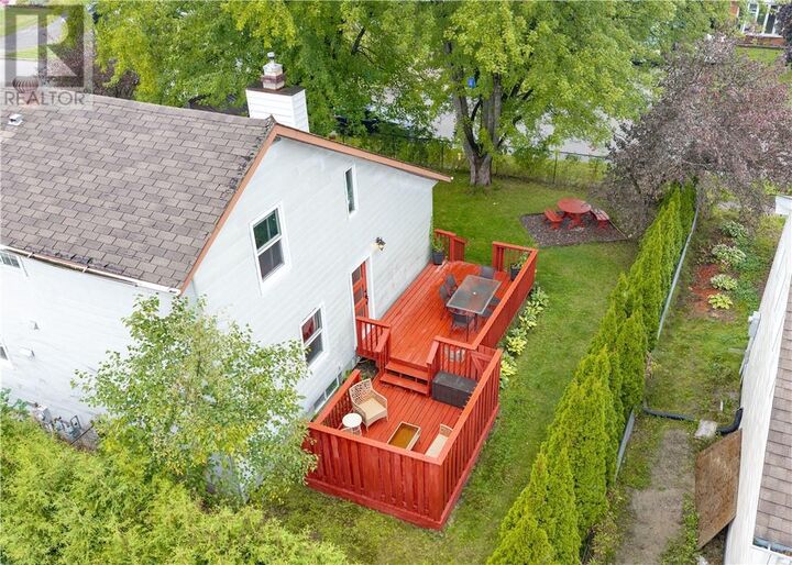 Property Photo:  102 Cross Street  ON P3Y 1M8 