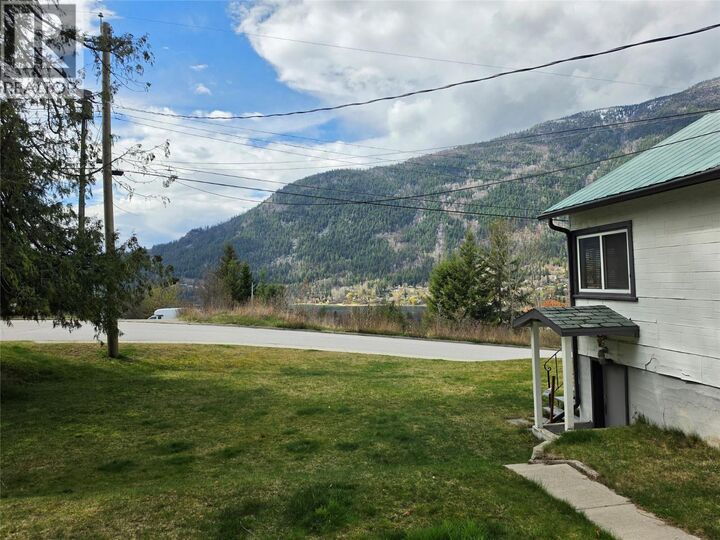 Property Photo:  804 Eighth Street  BC V1L 3B1 