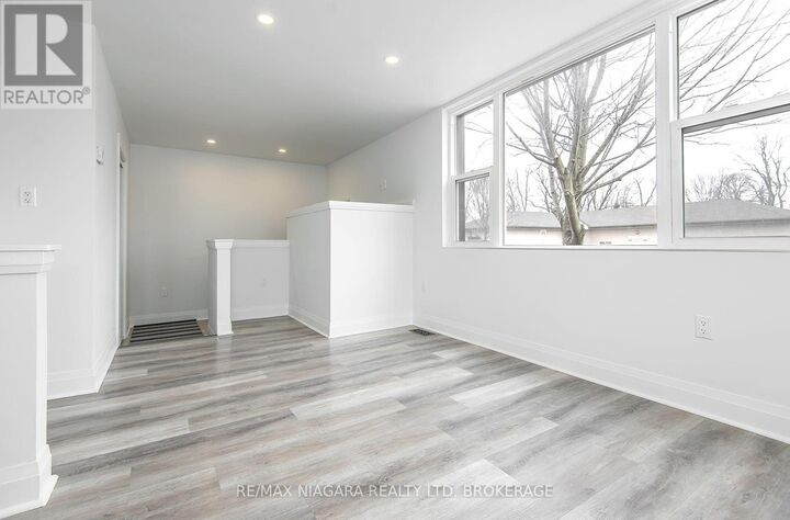 Property Photo:  120 Main Street West  ON L3K 3V2 