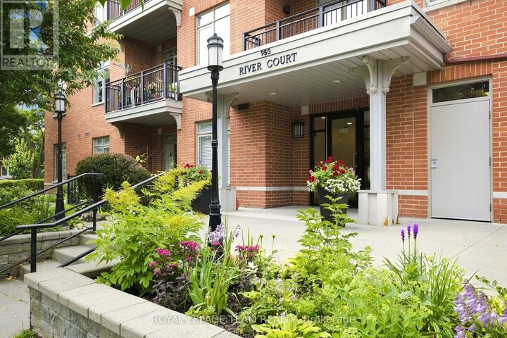 Property Photo:  950 Marguerite Avenue 212  ON K1K 3T8 