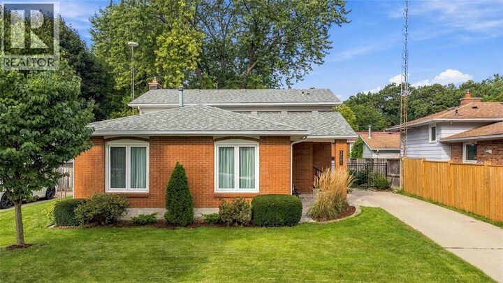 Property Photo:  1599 Coventry Court  ON N7S 3X7 