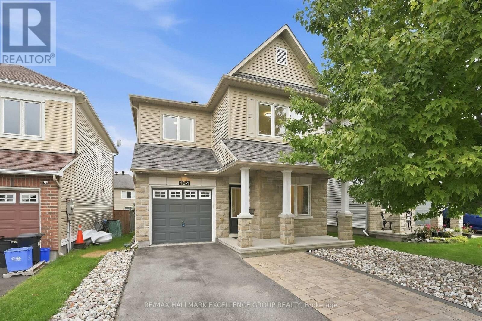 Property Photo:  104 Onyx Crescent  ON K4K 0H4 