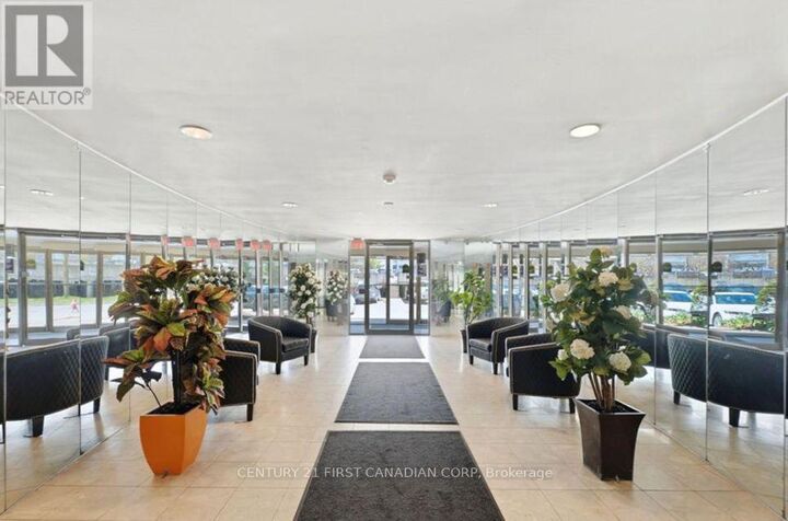 Property Photo:  570 Proudfoot Lane 211  ON N6H 4Z1 