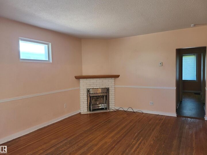 Property Photo: 11143 127 St NW AB T5M 0T5