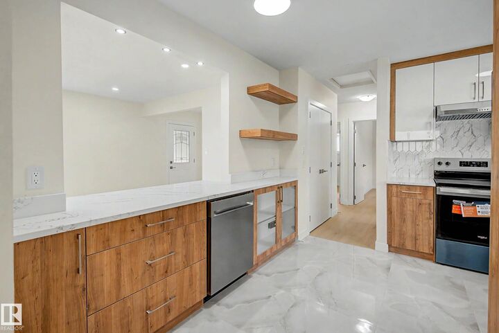 Property Photo: 5707 90 Avenue NW AB T6B 0P1