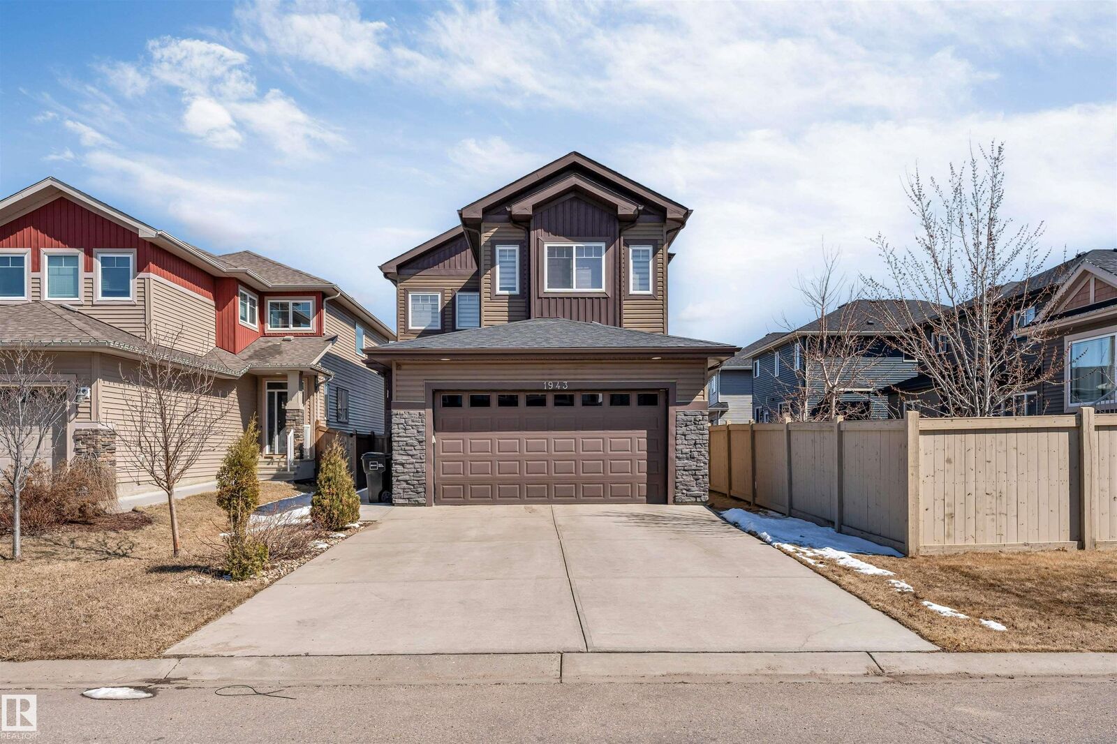 Property Photo:  1943 Adamson Terrace SW  AB T6W 1A8 