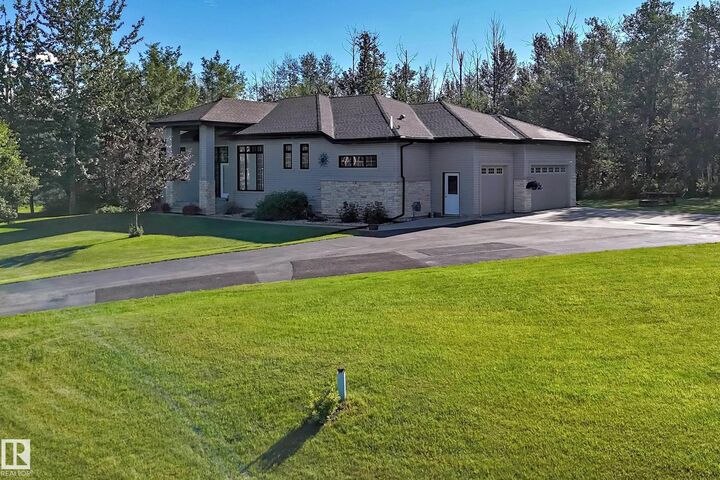 Property Photo:  53216 Rge Road 264 7  AB T7Y 1A4 