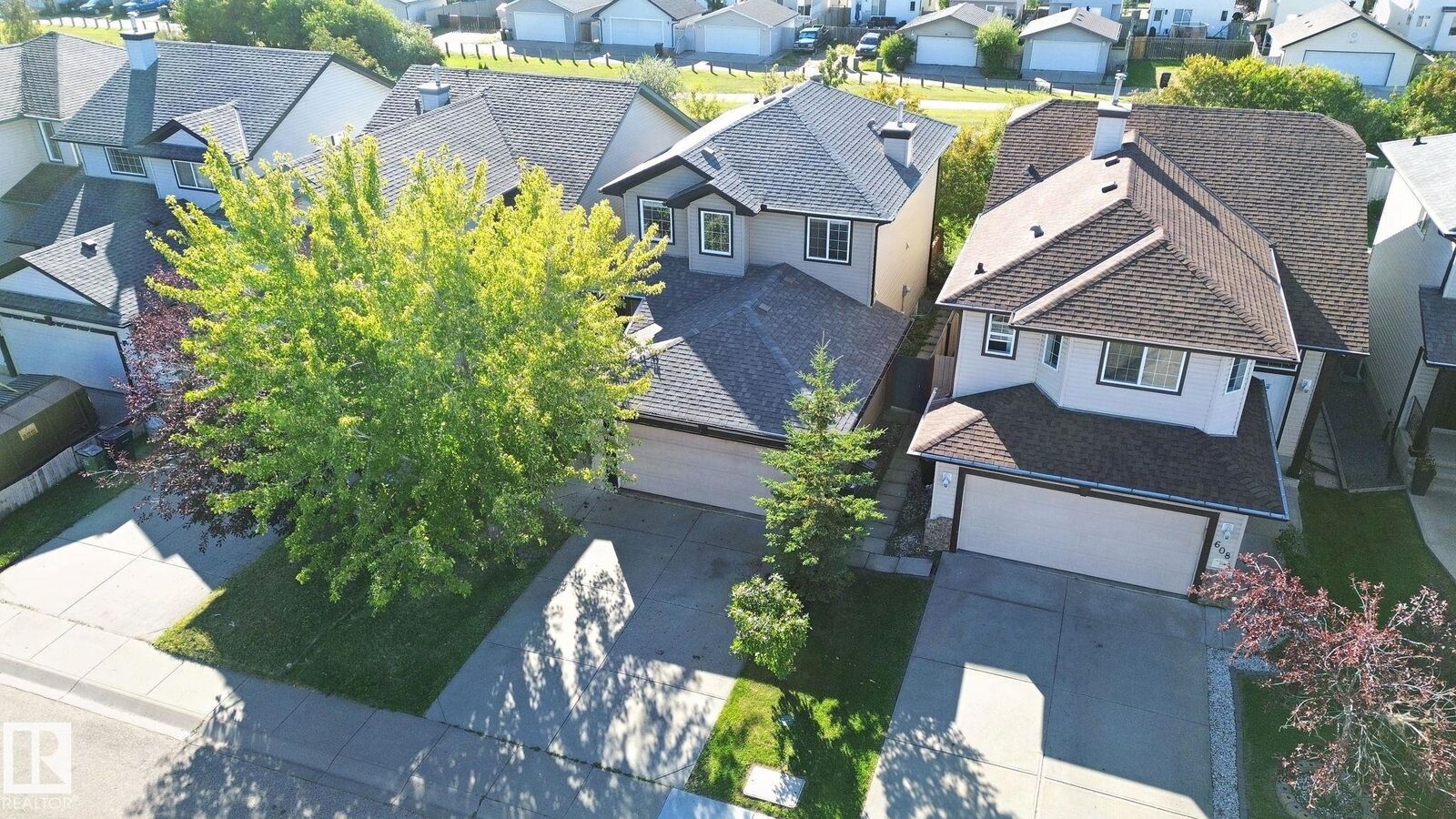 Property Photo:  610 87 Street SW  AB T6X 1G5 