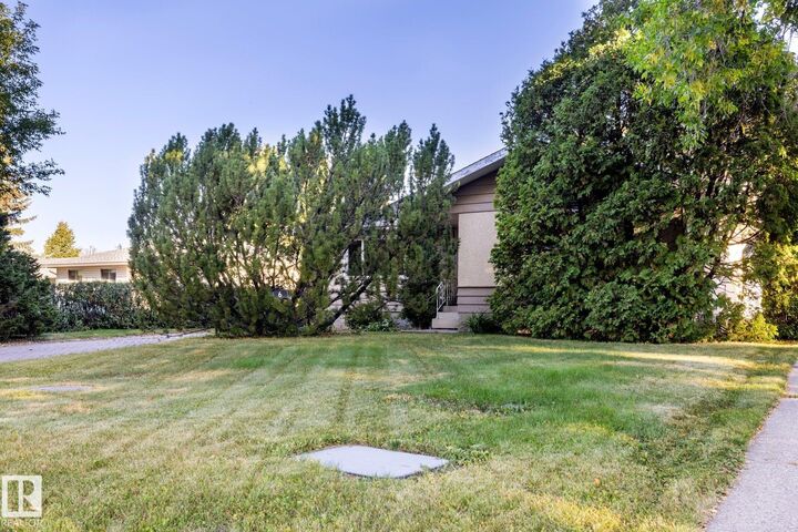 Property Photo:  6 Raven Drive  AB T8A 0C3 