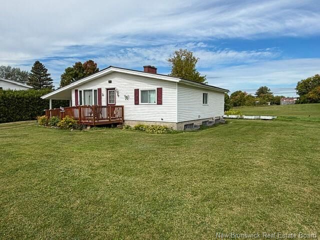 Property Photo:  93 Hillcrest Avenue  NB E7P 1H9 