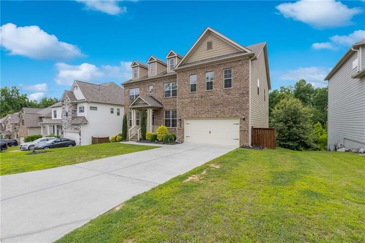 Property Photo: 7905 Brewton Creek Drive GA 30028