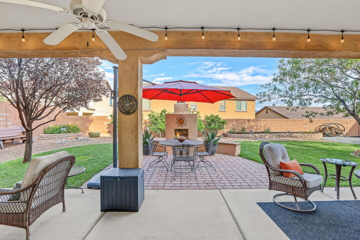 Property Photo:  42 Los Miradores Drive NE  NM 87124 