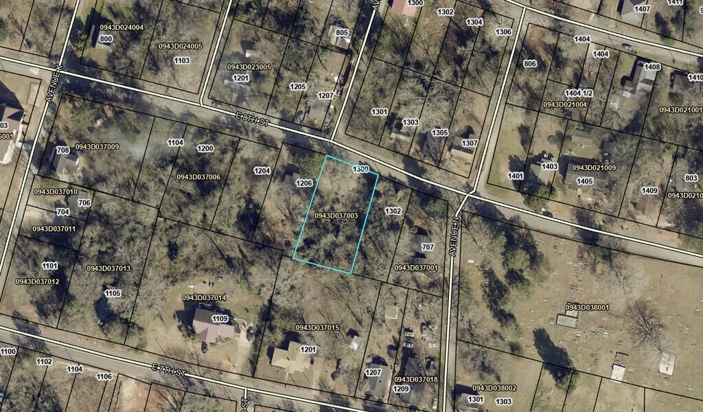 Property Photo:  1300 8th Street  GA 31833 