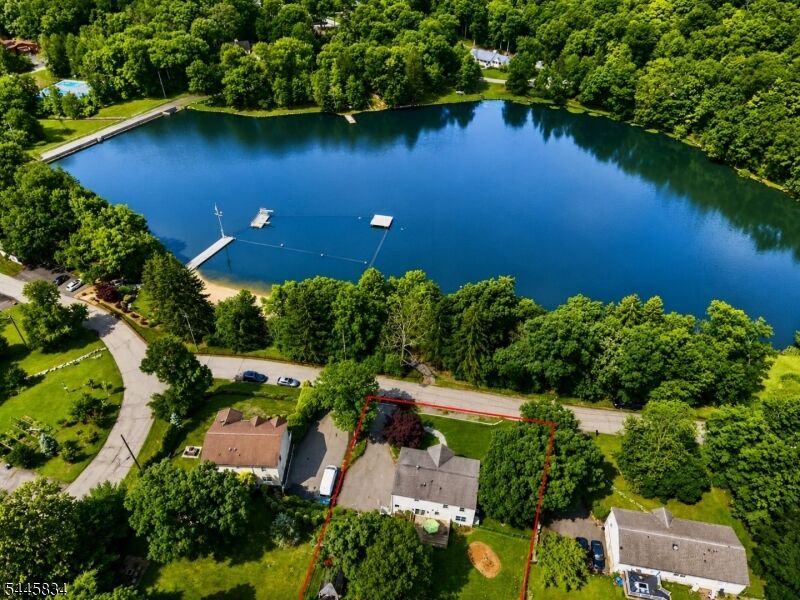 Property Photo:  8 Cross Oak Ln  NJ 07480 