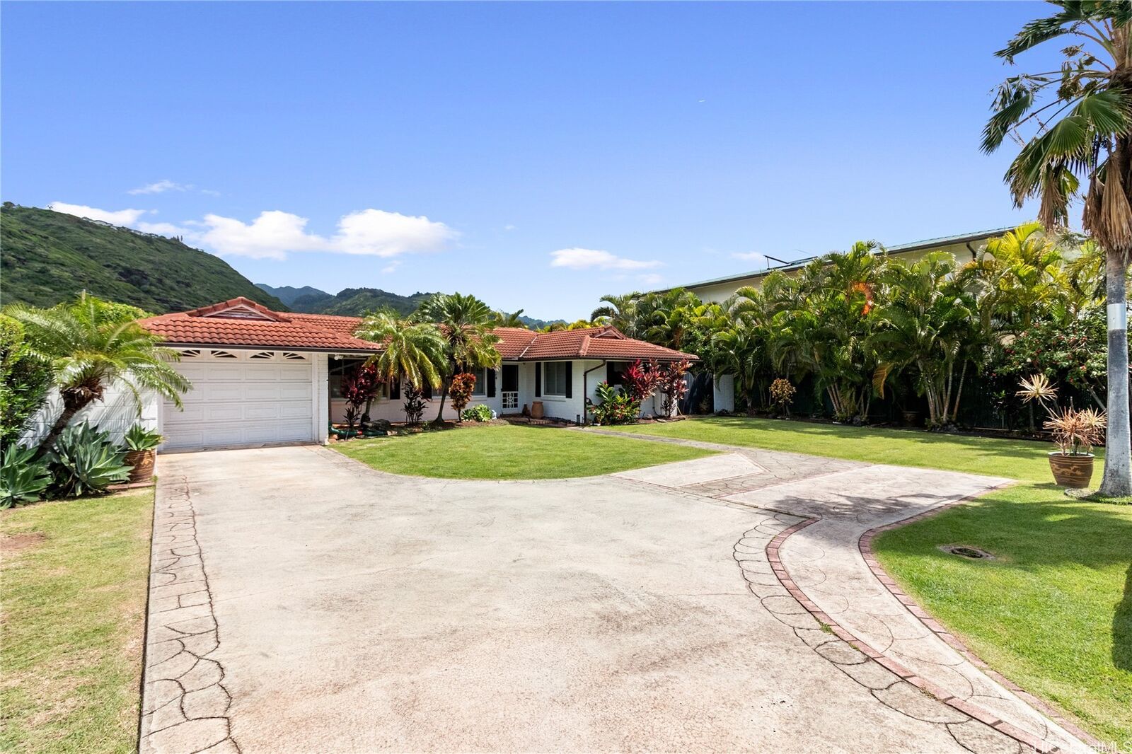 Property Photo: 5562 Kalanianaole Highway HI 96821