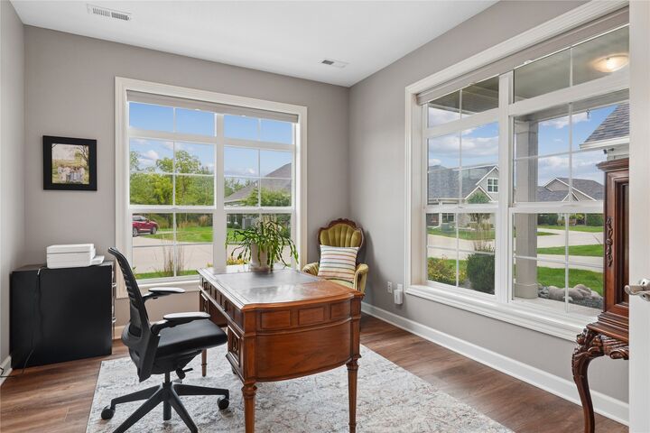 Property Photo: 757 S 100th Street IA 50266