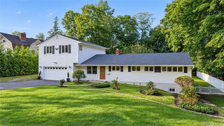 Property Photo:  15 Tulip Road  NY 10510 