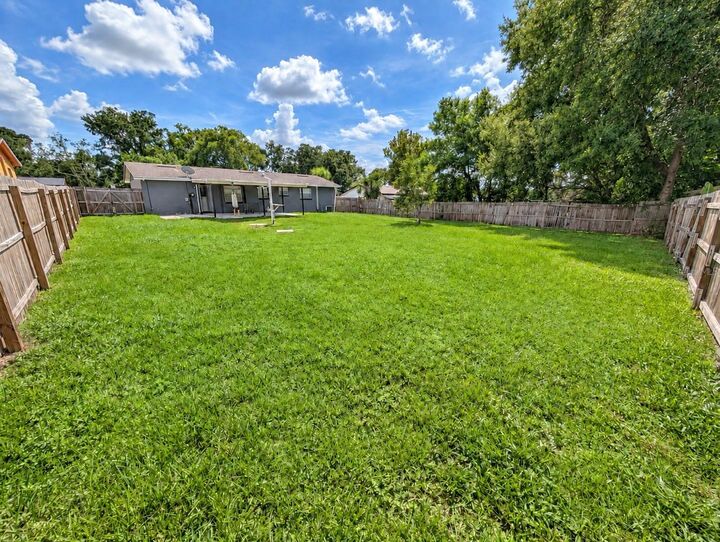 Property Photo:  1431 Rolling Green Drive  FL 32703 
