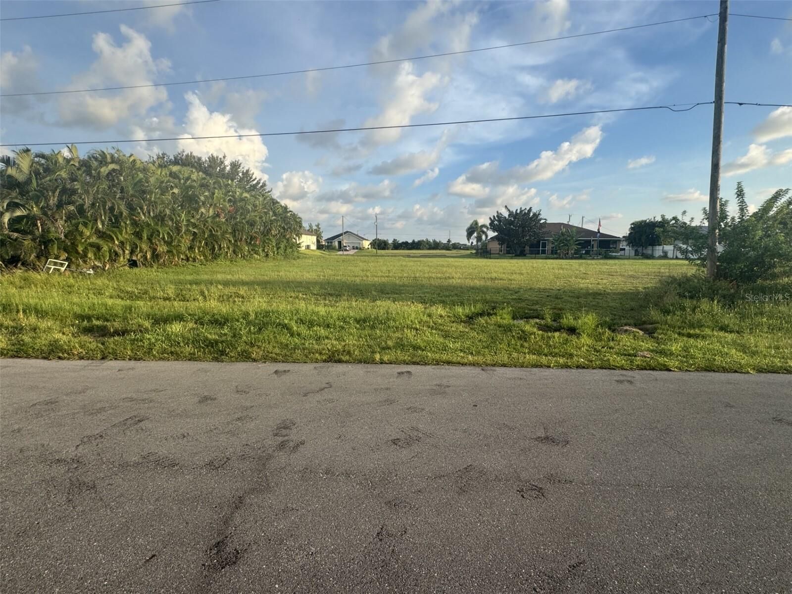 Property Photo: 2724 NW 11th Street FL 33993