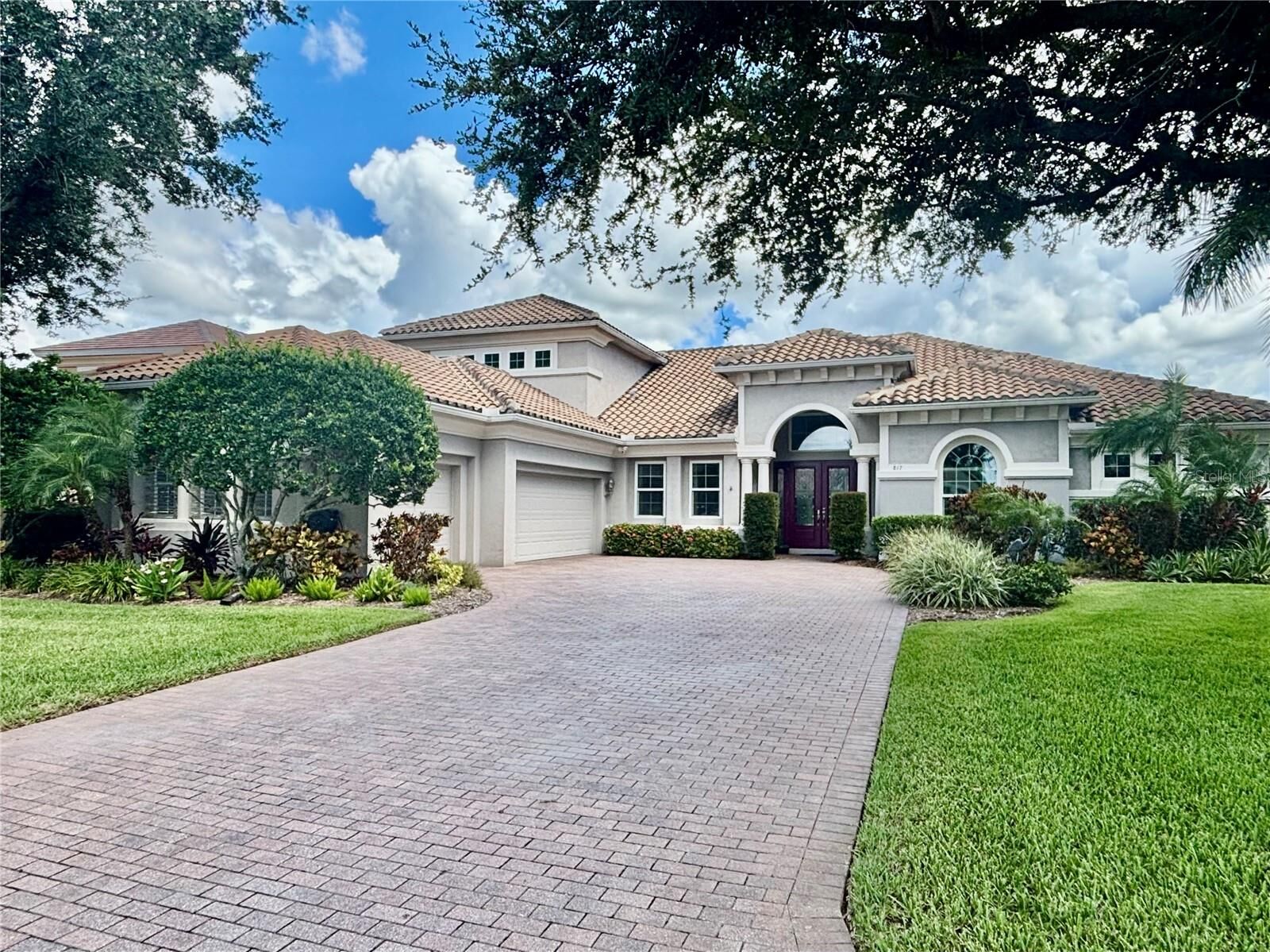 Property Photo:  817 Maritime Court  FL 34212 