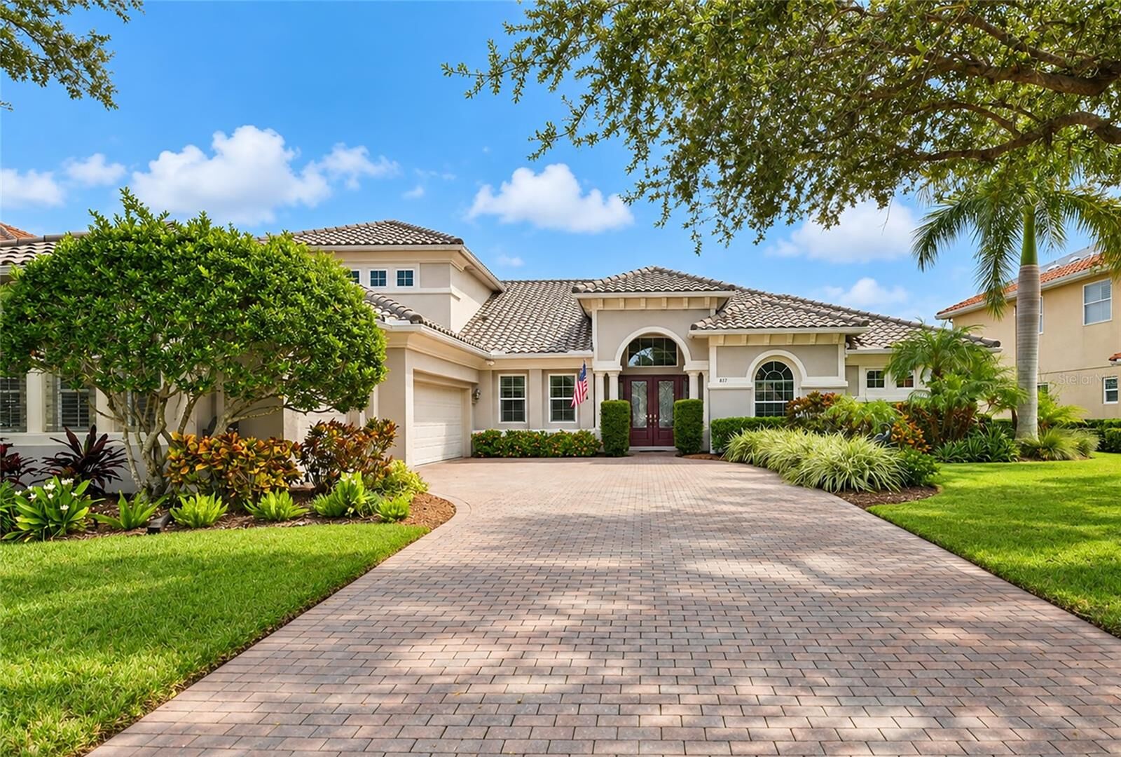 Property Photo:  817 Maritime Court  FL 34212 