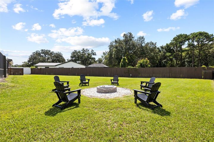 Property Photo: 7231 Woodbrook Drive FL 33625