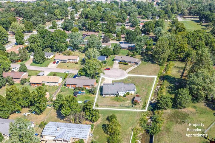 Property Photo:  1020 Windbrook Street  AR 72653 