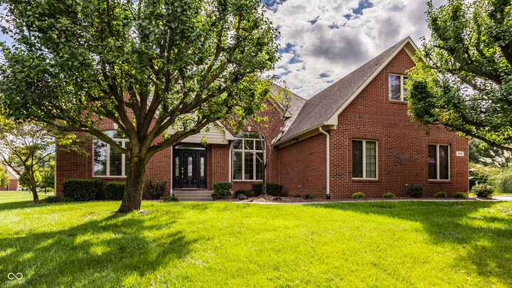 Property Photo: 1515 Mansfield Court IN 46143