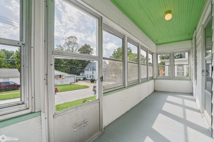 Property Photo:  327 N Gertrude Street  IA 52601 