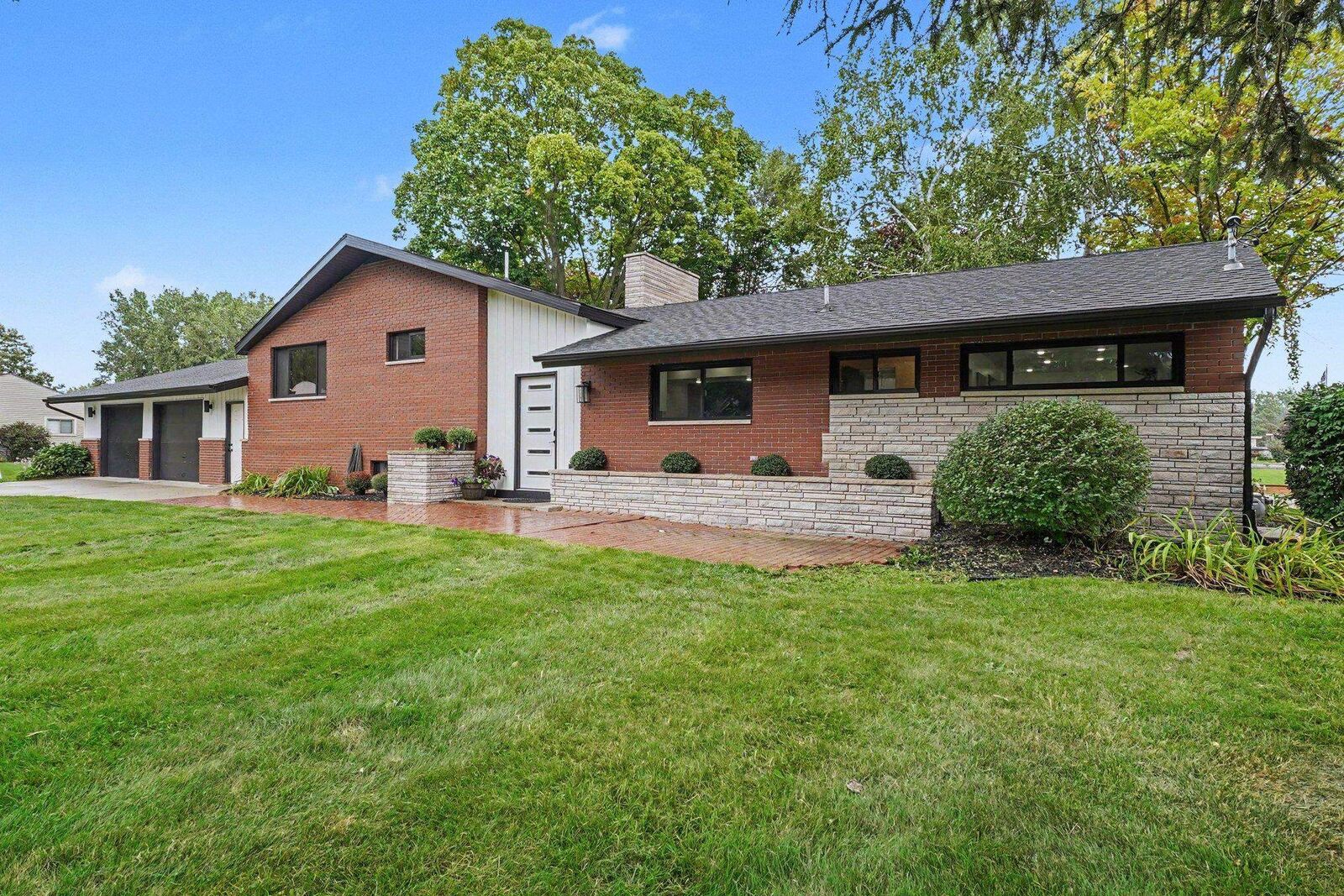 Property Photo:  3149 W Riverview Drive  MI 48706 
