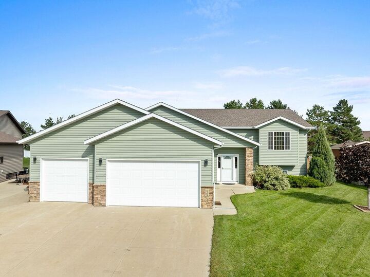 Property Photo:  1905 26th St SW  ND 58701 