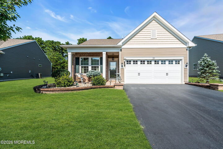 Property Photo:  20 Aylesford Lane  NJ 08759 