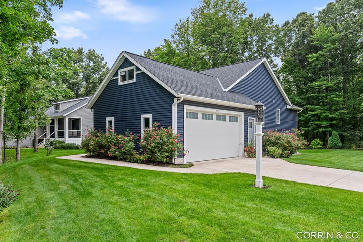 Property Photo: 1541 W 32nd Street MI 49423