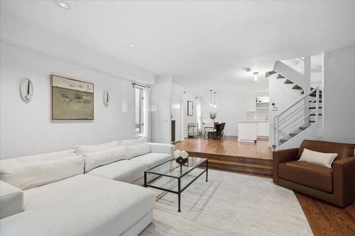 Property Photo:  1341 N Wolcott Avenue A  IL 60622 