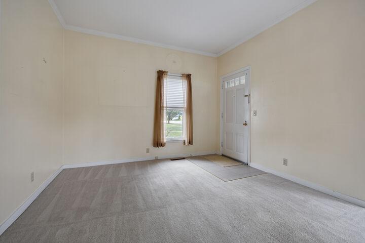 Property Photo:  302 N State Street  IL 60152 