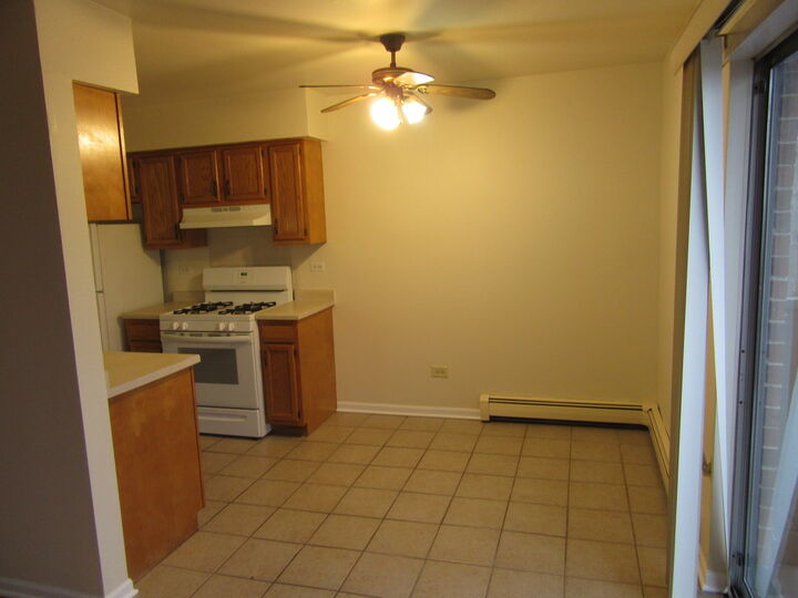 Property Photo:  135 Pickwick Drive A  IL 60193 