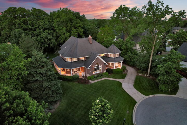 Property Photo:  70 Forest Avenue  IL 60540 
