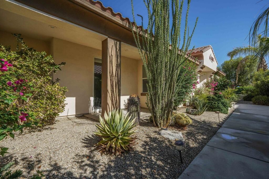 Property Photo: 2 Wimbledon Drive CA 92270