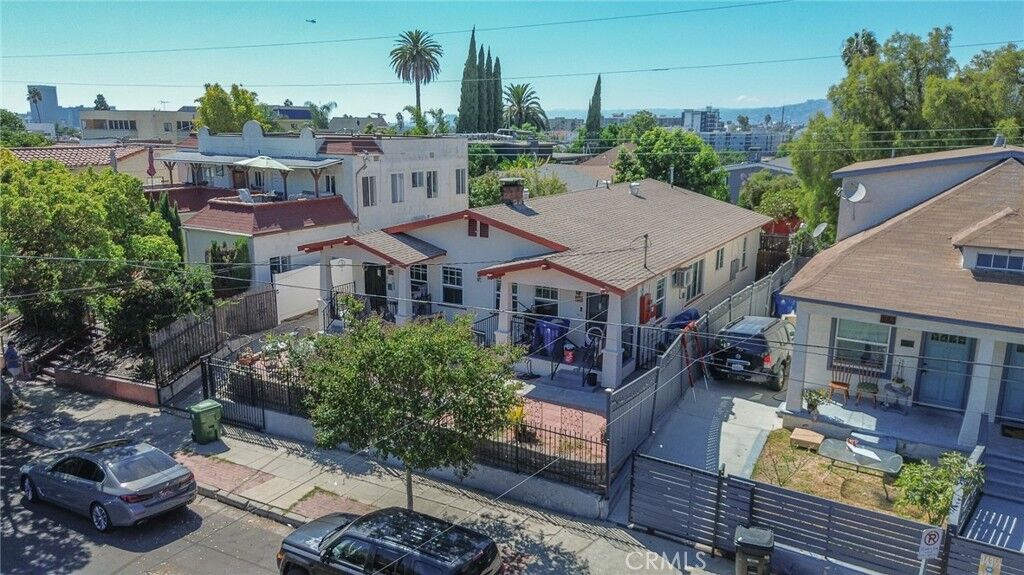 Property Photo:  337 N Occidental  CA 90026 