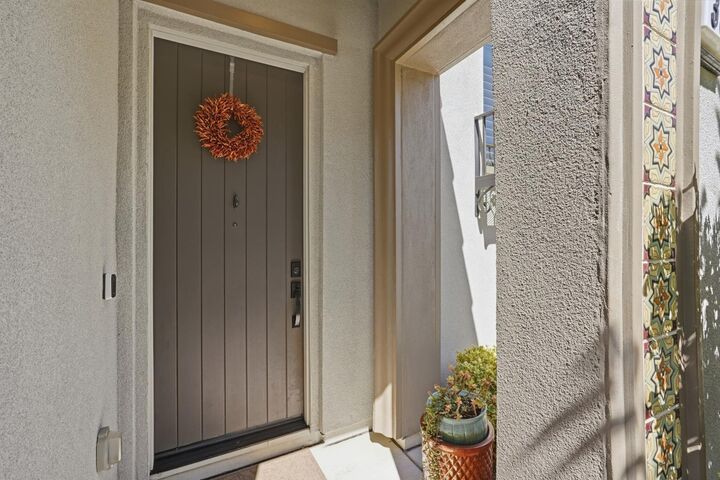 Property Photo: 3325 Dullanty Way CA 95816