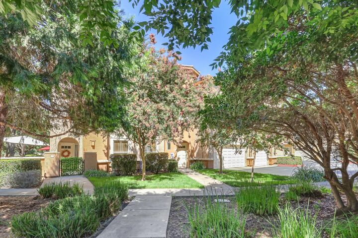 Property Photo:  2470 Fontana Street 7  CA 95691 