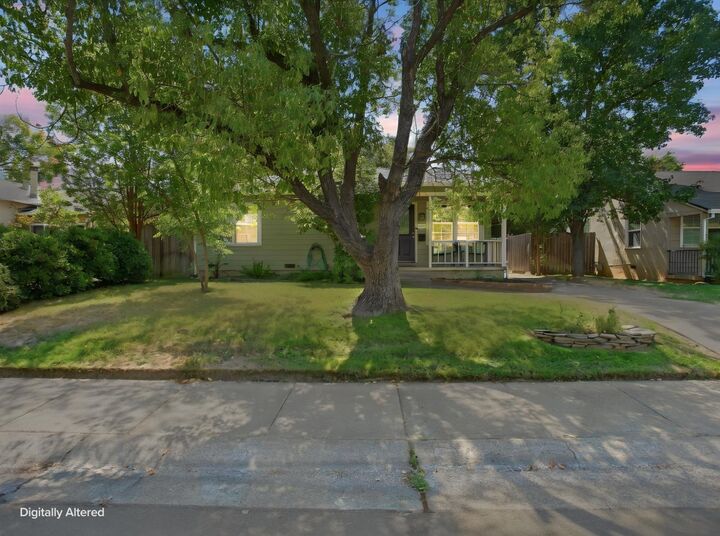 Property Photo:  6006 4th Avenue  CA 95817 