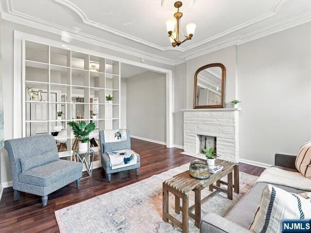 Property Photo:  35 Waverly Street 3A  NJ 07306 