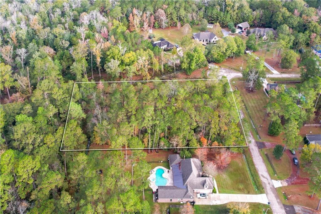 Property Photo: 433 Secluded Oak Loop LA 70447